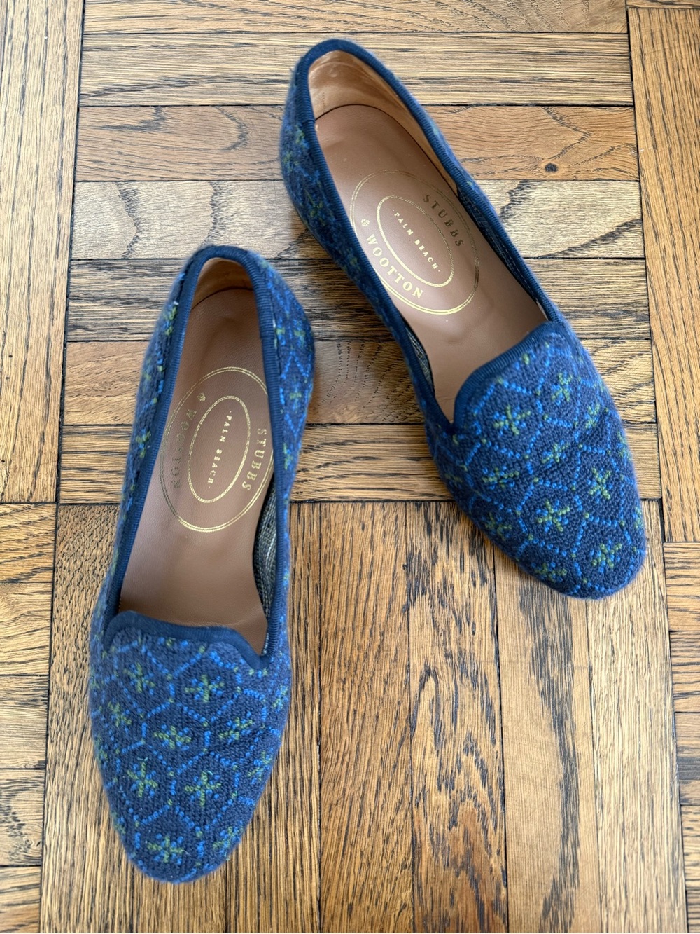 STUBBS & WOOTTON Needlepoint Loafers - Size 6 💙💚